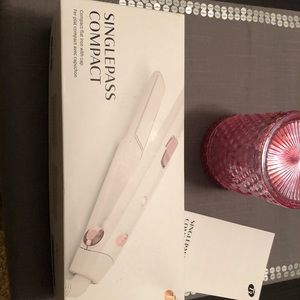 T3 Compact Straight Iron